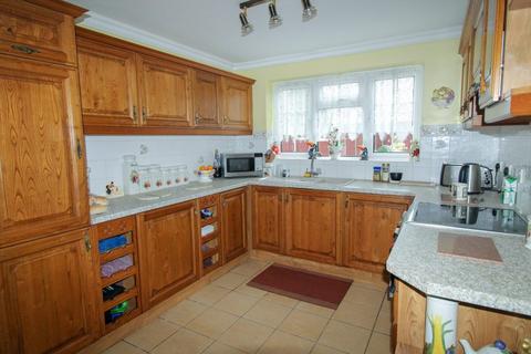 6 Ely Close, Priorslee, Telford, TF2 9UW