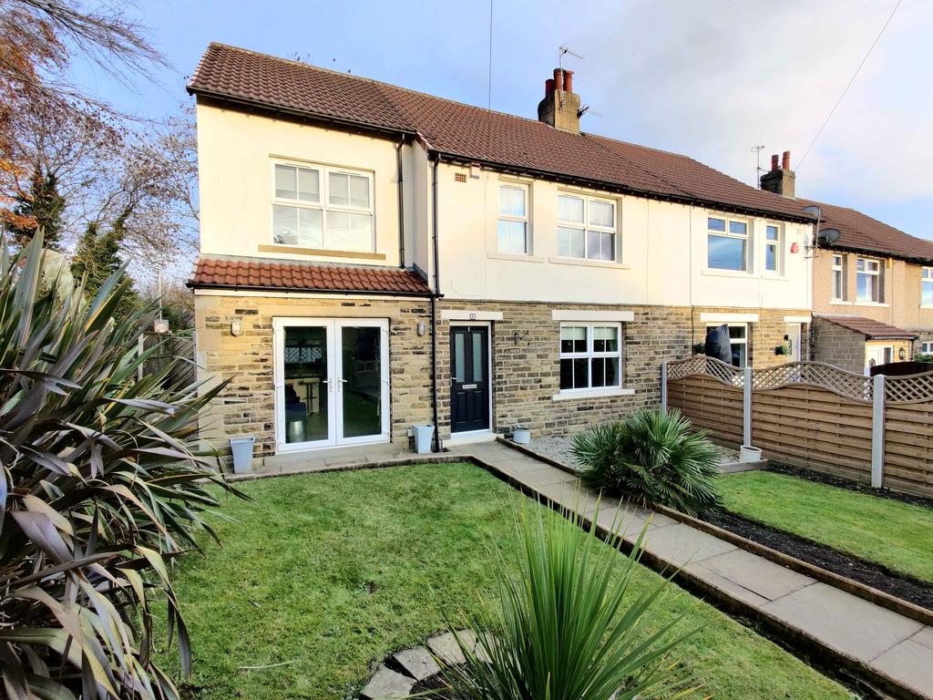 1 Groveville, Hipperholme HX3 8LD 4 bed end of terrace house £325,000