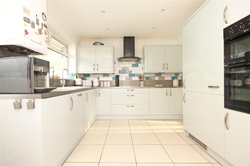 Elmers Way, Bransgore, Christchurch, Dorset, BH23 3 bed bungalow £449,950