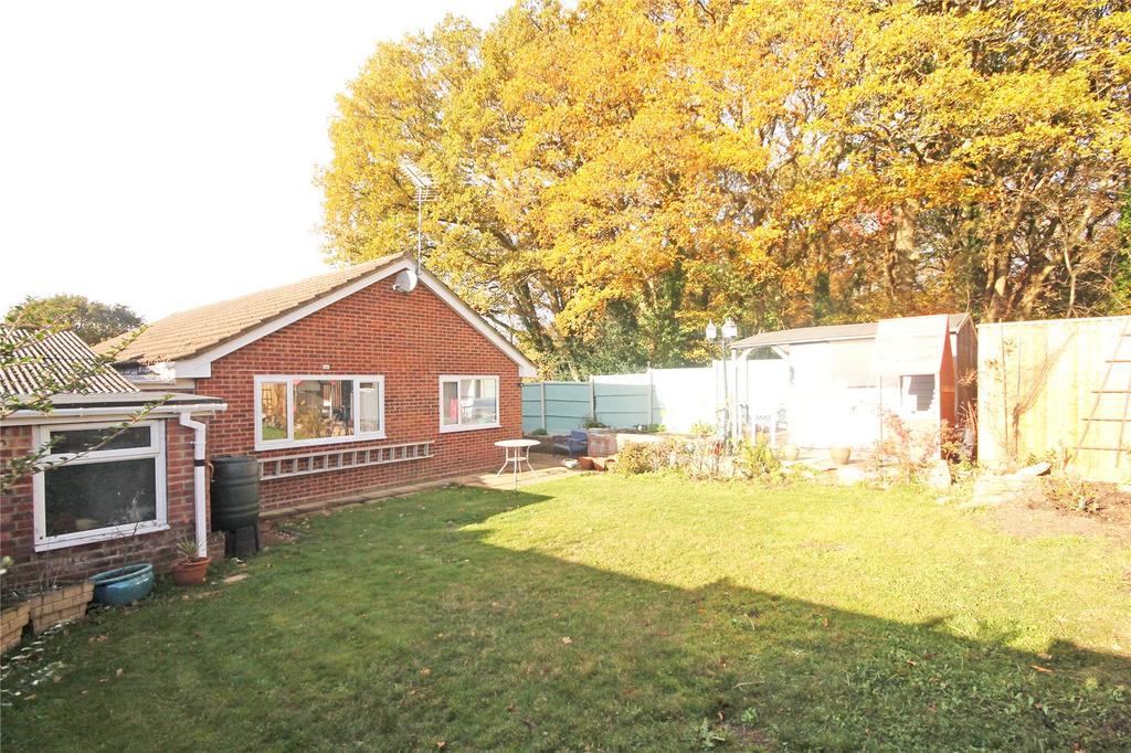 Elmers Way, Bransgore, Christchurch, Dorset, BH23 3 bed bungalow for