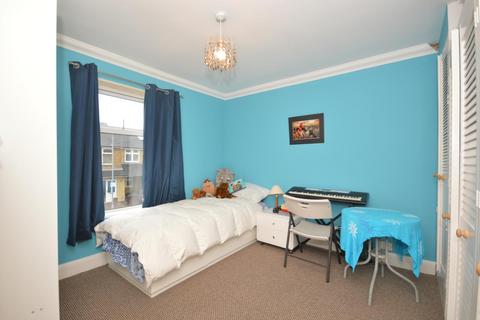 42 Birkbeck Road, Romford, RM7 0QP