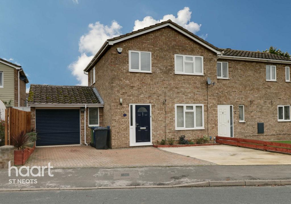 High Street, Little Paxton 3 bed semidetached house £325,000