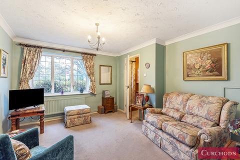 9 Cassocks Square, Shepperton, TW17 8JH