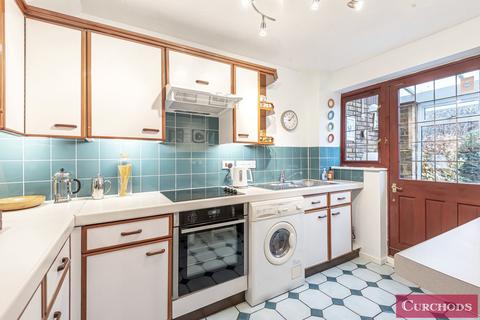 9 Cassocks Square, Shepperton, TW17 8JH
