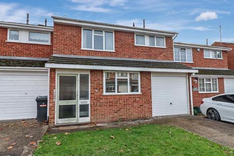 3 Elms Drive, Bourne End, SL8 5HB