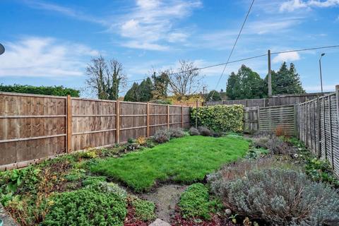 3 Elms Drive, Bourne End, SL8 5HB