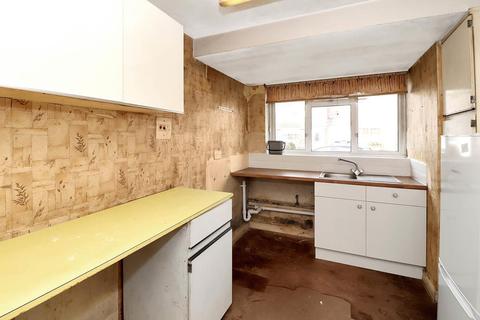 3 Elms Drive, Bourne End, SL8 5HB