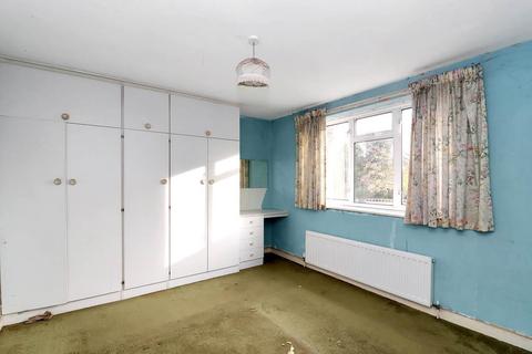 3 Elms Drive, Bourne End, SL8 5HB
