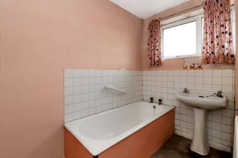 3 Elms Drive, Bourne End, SL8 5HB