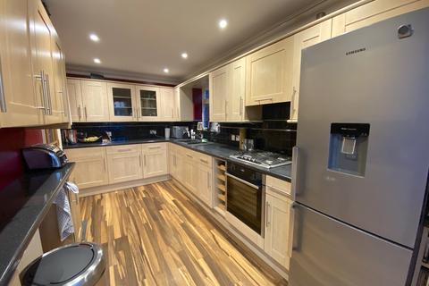 25 Glen Close, Polegate, BN26 5PG