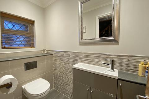 25 Glen Close, Polegate, BN26 5PG