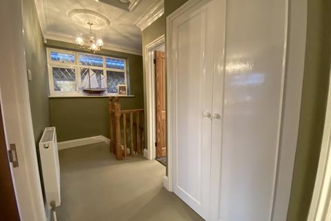 25 Glen Close, Polegate, BN26 5PG