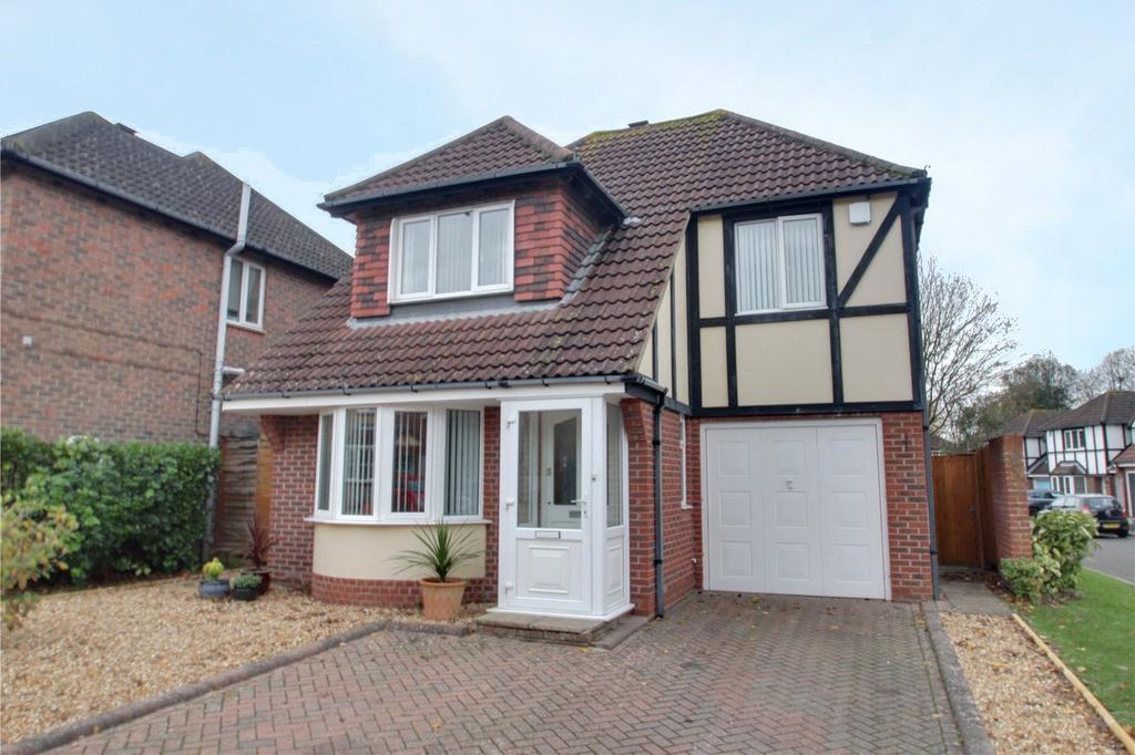 Barwick Close, Rustington, Littlehampton, BN16 4 bed detached house £