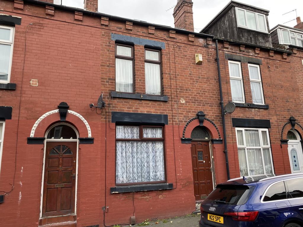 Victoria Grove, East End Park, Leeds... 2 bed terraced house £525 pcm