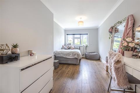 5 Sheraton Close, Blackwater, Camberley, GU17 9AZ