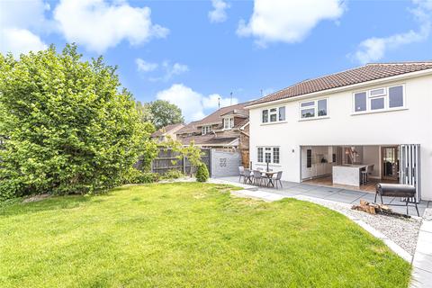 5 Sheraton Close, Blackwater, Camberley, GU17 9AZ