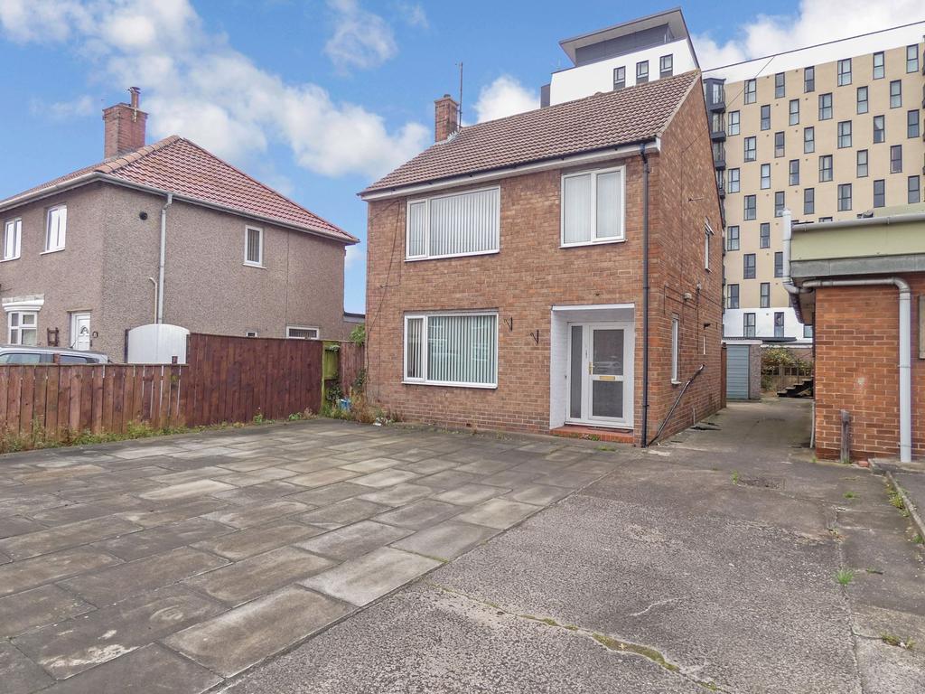 Pentland Avenue, Billingham, Durham, TS23 2RE 3 bed detached house for