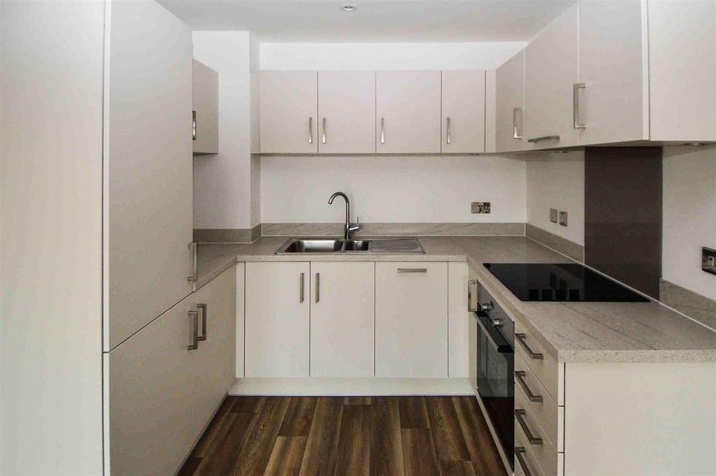 Kitchen 2.jpg