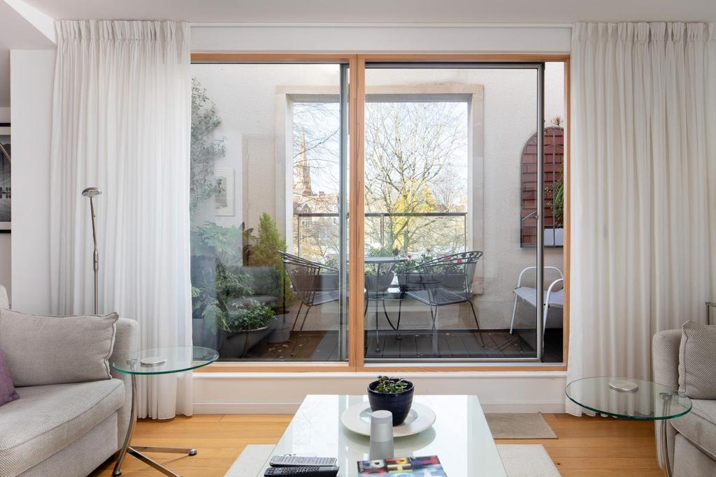 Sitting Room and Balcony