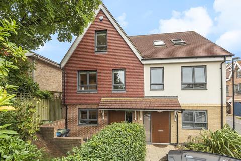 24 Hamlyn Gardens, London, SE19 2NX