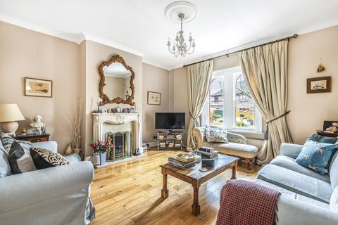 39 Raglan Road, Knaphill, Woking, GU21 2AR