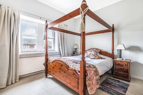 39 Raglan Road, Knaphill, Woking, GU21 2AR