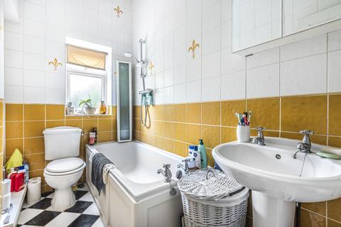 39 Raglan Road, Knaphill, Woking, GU21 2AR
