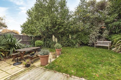 39 Raglan Road, Knaphill, Woking, GU21 2AR