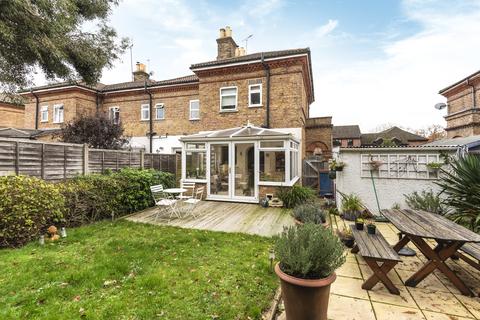 39 Raglan Road, Knaphill, Woking, GU21 2AR
