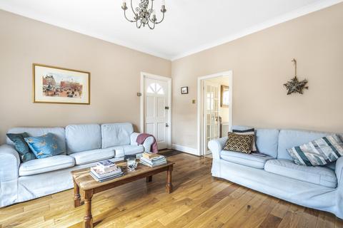 39 Raglan Road, Knaphill, Woking, GU21 2AR