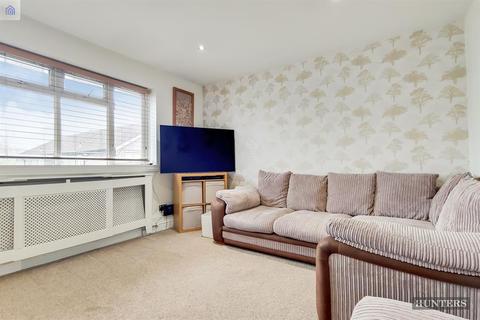 44 Arneways Avenue, Romford, RM6 5LX