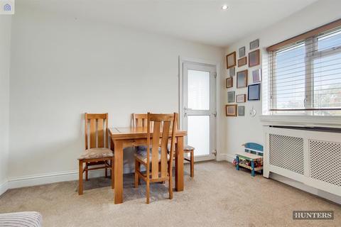 44 Arneways Avenue, Romford, RM6 5LX