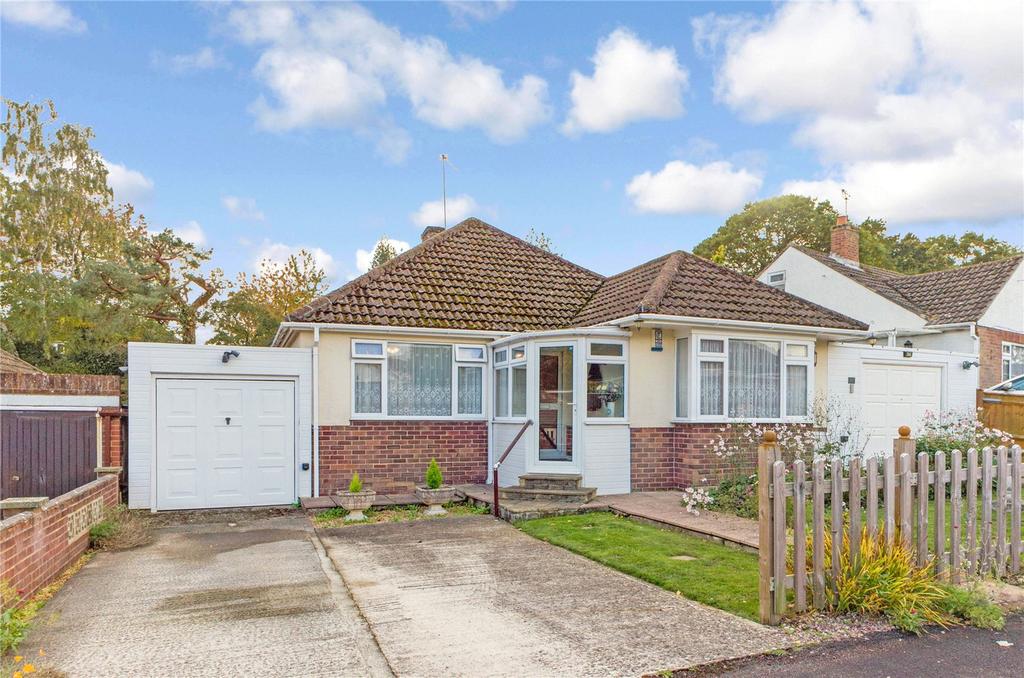 Heath Road, Pamber Heath, Tadley, RG26 3 bed bungalow - £450,000