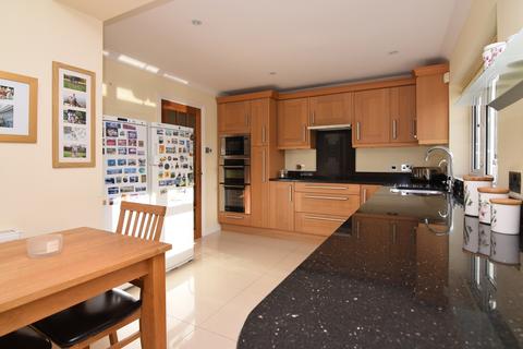 Solma-ri Furlong Way, Shrewton, Salisbury, SP3 4DY