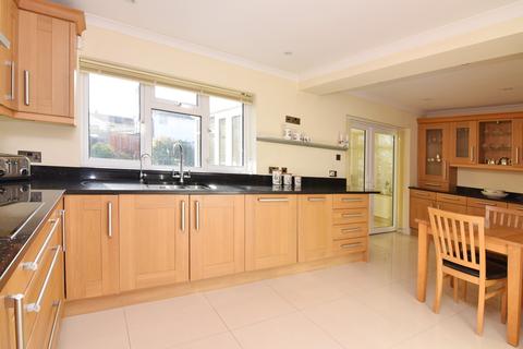 Solma-ri Furlong Way, Shrewton, Salisbury, SP3 4DY