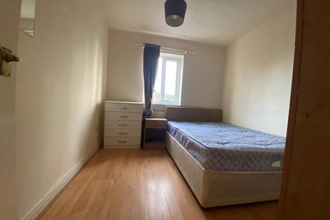 2 bedroom apartment to rent, Wellington Road