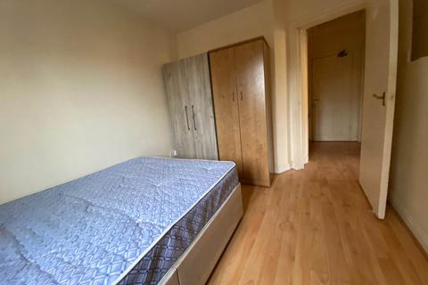 2 bedroom apartment to rent, Wellington Road