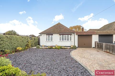 13 Barton Close, Shepperton, TW17 9AQ
