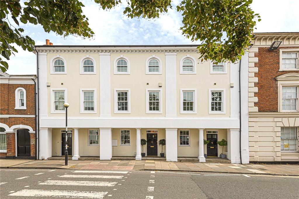 Eastgate Street, Winchester, Hampshire, SO23 3 bed terraced house £