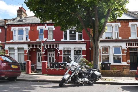 31 Hardwicke Road, London, N13 4SL