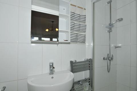 31 Hardwicke Road, London, N13 4SL