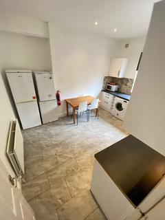 7 bedroom terraced house to rent, Ebberston Terrace, Hyde Park, Leeds, LS6 1AU