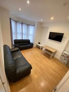 7 bedroom terraced house to rent, Ebberston Terrace, Hyde Park, Leeds, LS6 1AU