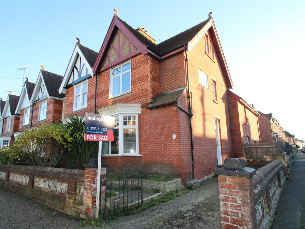 East Ham Road, Littlehampton 4 bed end of terrace house £369,950