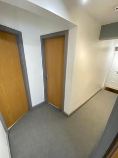 3 bedroom flat to rent, Royal Park Road, Hyde Park, LS6 1NH