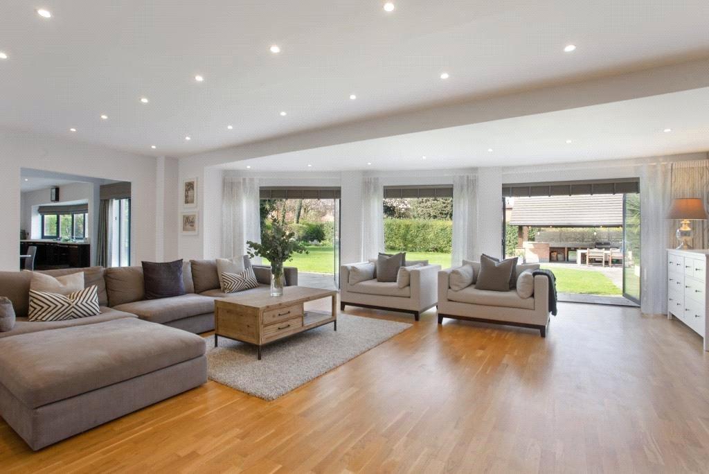 Valley Road, West Bridgford, Nottingham, NG2 5 bed detached house £