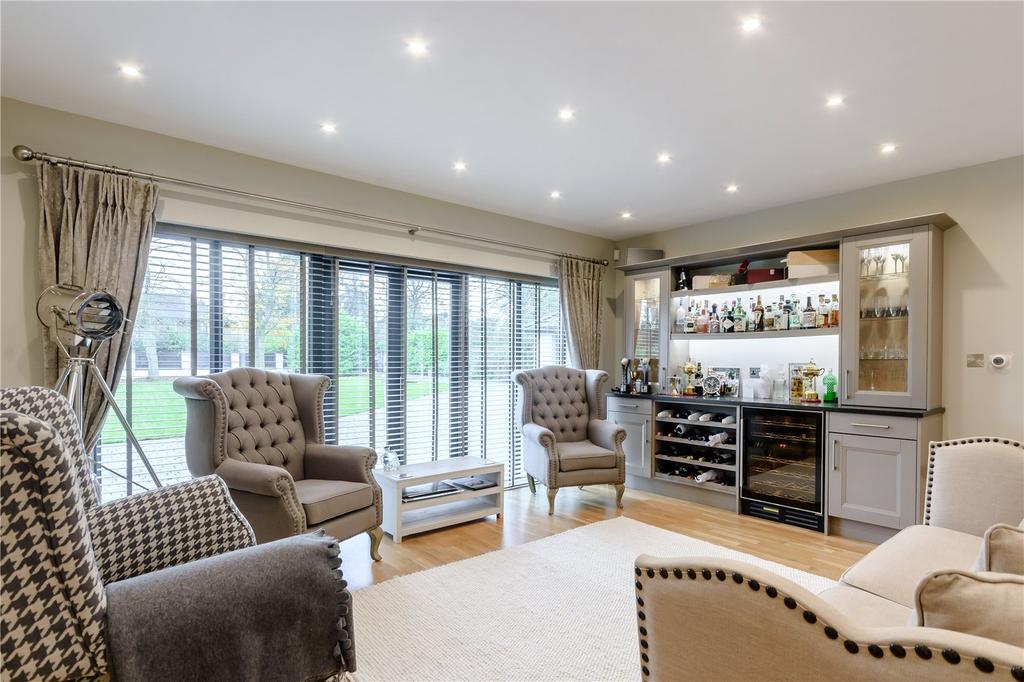 Valley Road, West Bridgford, Nottingham, NG2 5 bed detached house £