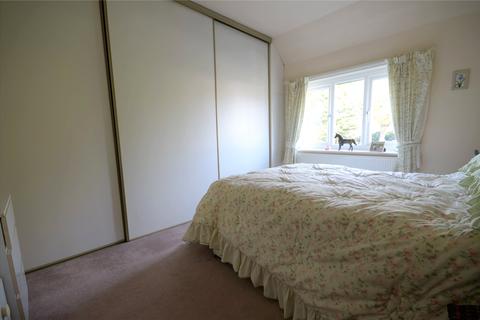 19 Balcombe Gardens, Horley, RH6 9BY