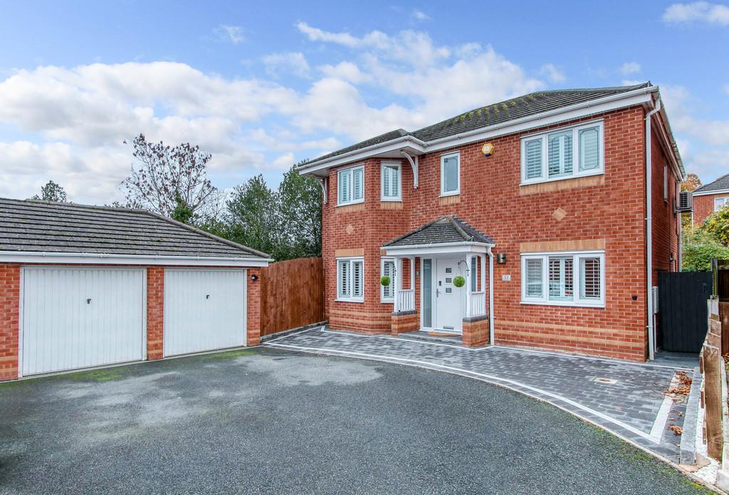 Verona Road, The Oakalls, Bromsgrove, B60 2SS 4 bed detached house £
