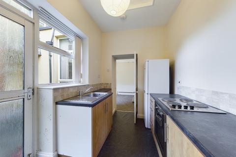 Studio to rent - Queens Road, Lipson, Plymouth